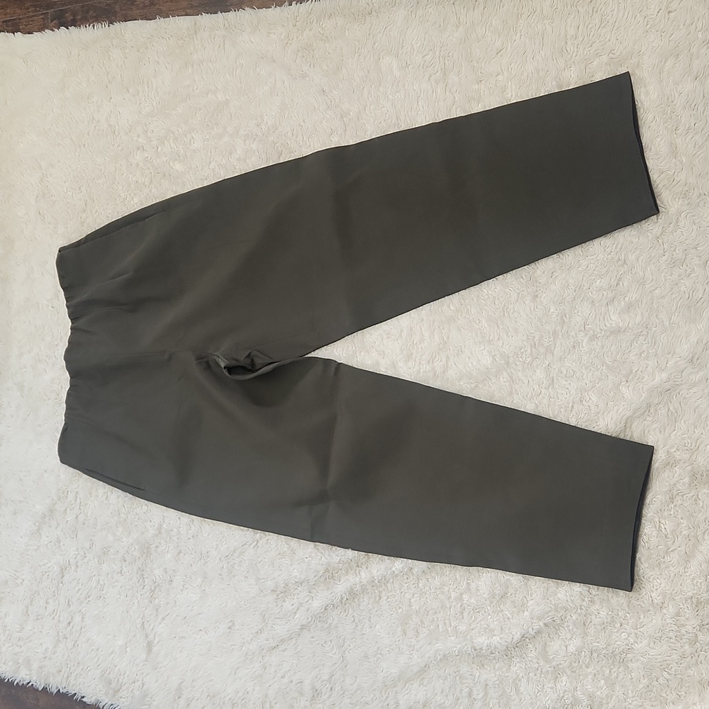 KAROLINA ZMARLAK olive flat front pant L army green side zip tapered leg trouser